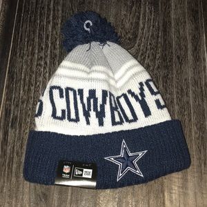 NEW Dallas cowboy pompom knit hat 🎉💯